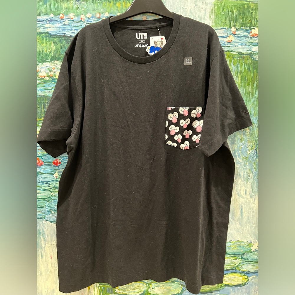 Kaws men size XL short sleeve black shirt UT
